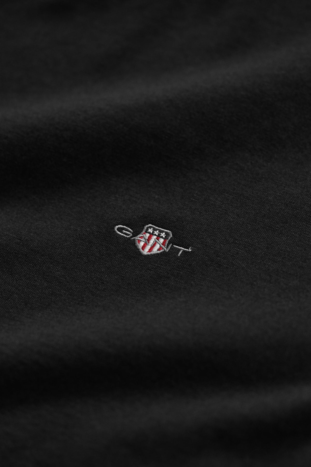 REG SHIELD SS T-SHIRT-BLACK