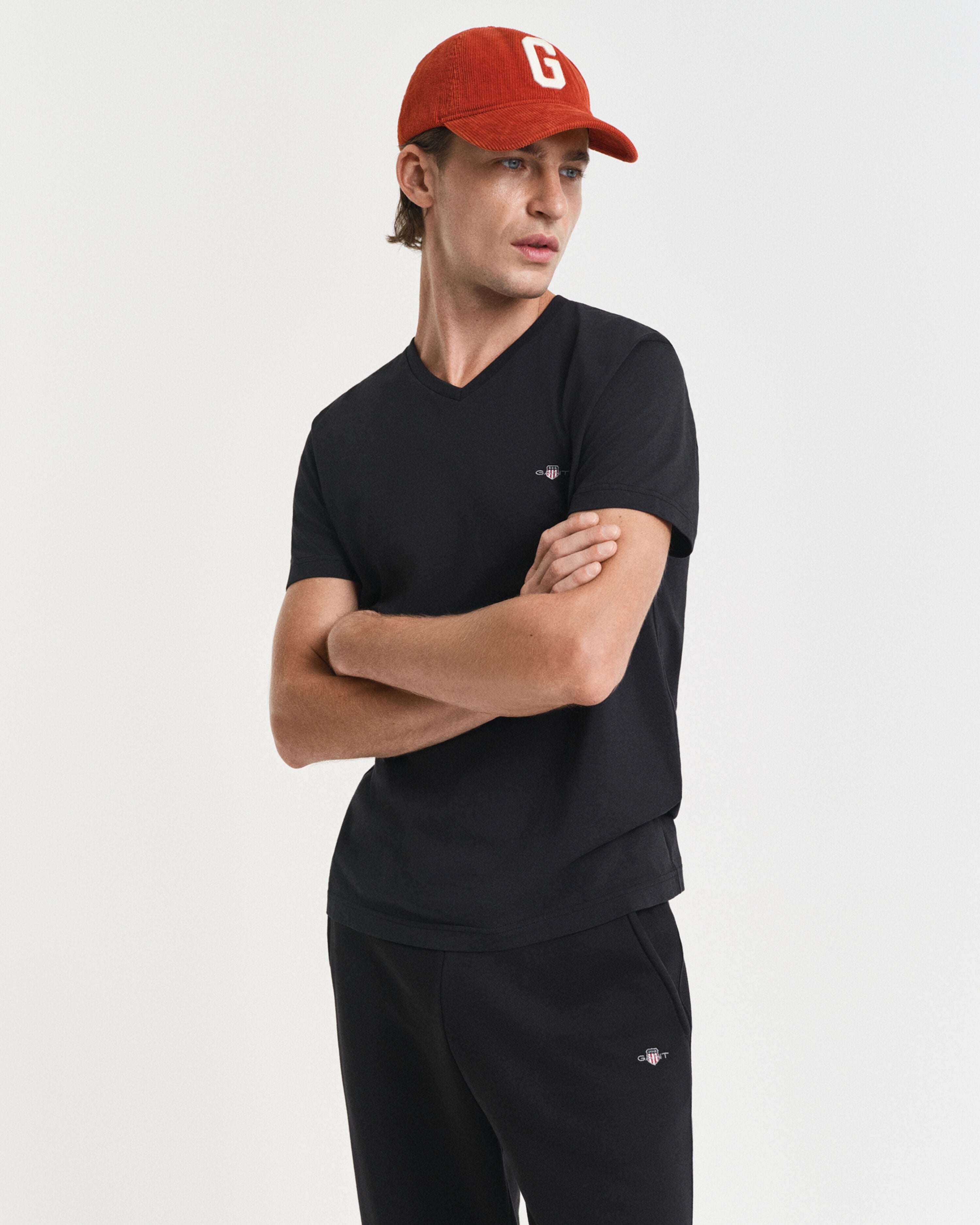 SLIM SHIELD V-NECK T-SHIRT-BLACK