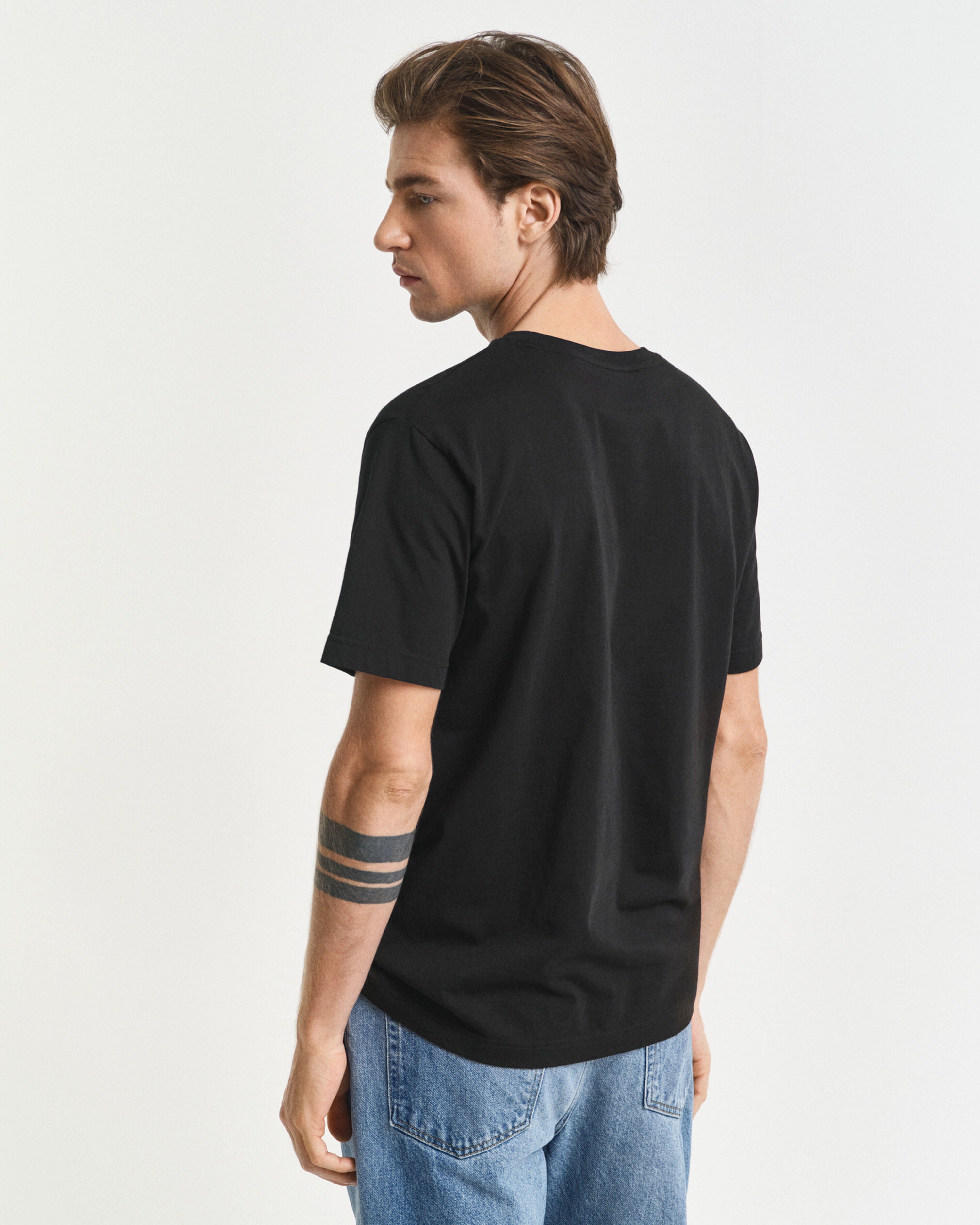 REG ARCHIVE SHIELD SS T-SHIRT-BLACK