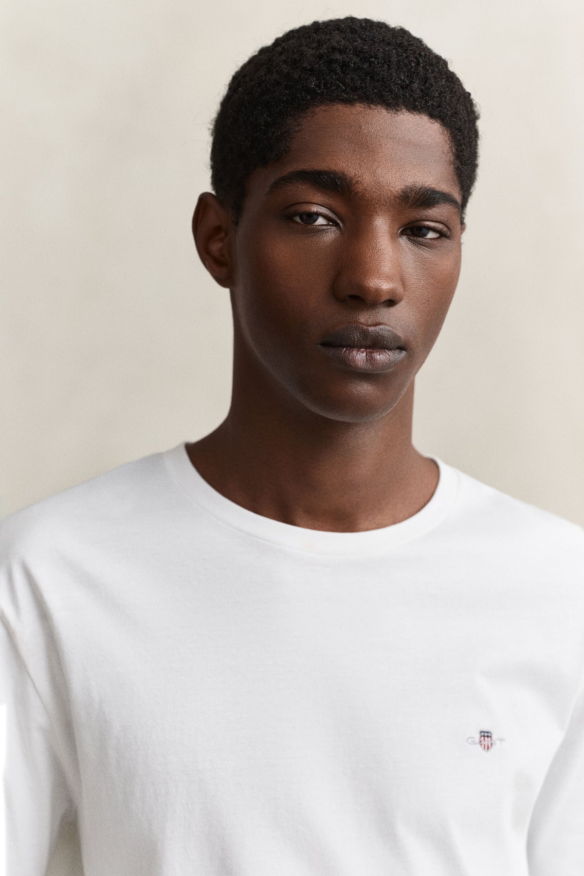 REG SHIELD SS T-SHIRT-WHITE
