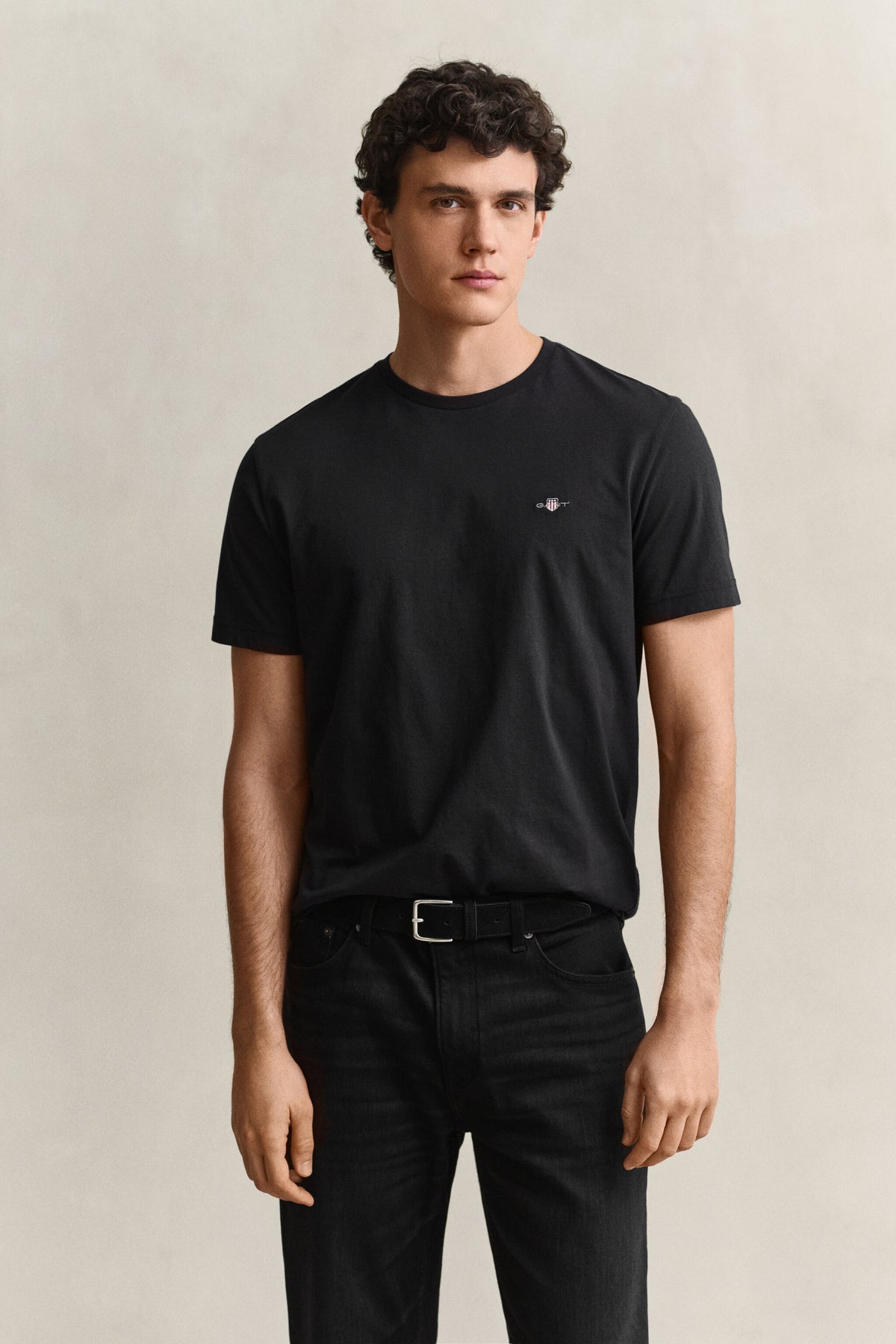 REG SHIELD SS T-SHIRT-BLACK