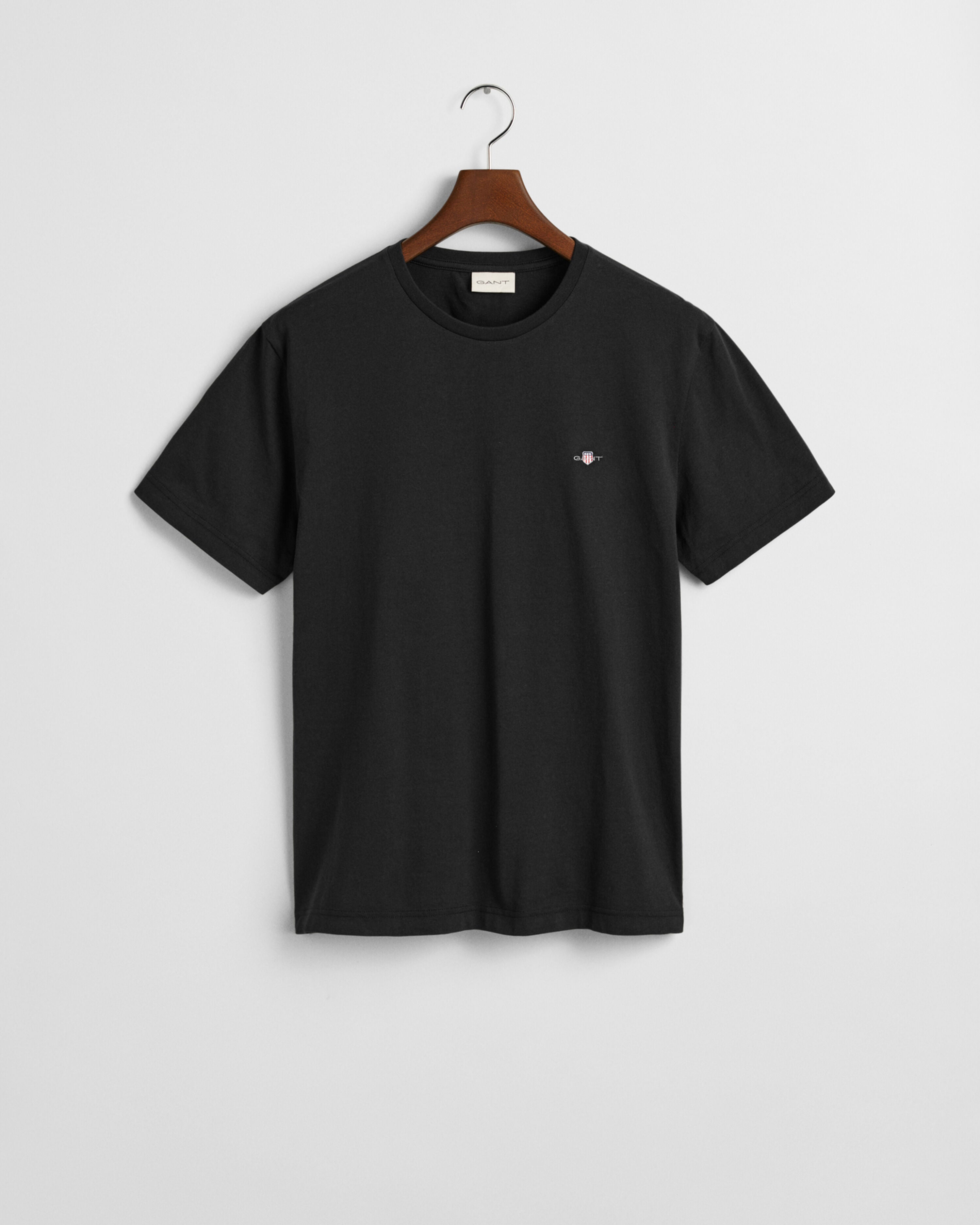 REG SHIELD SS T-SHIRT-BLACK