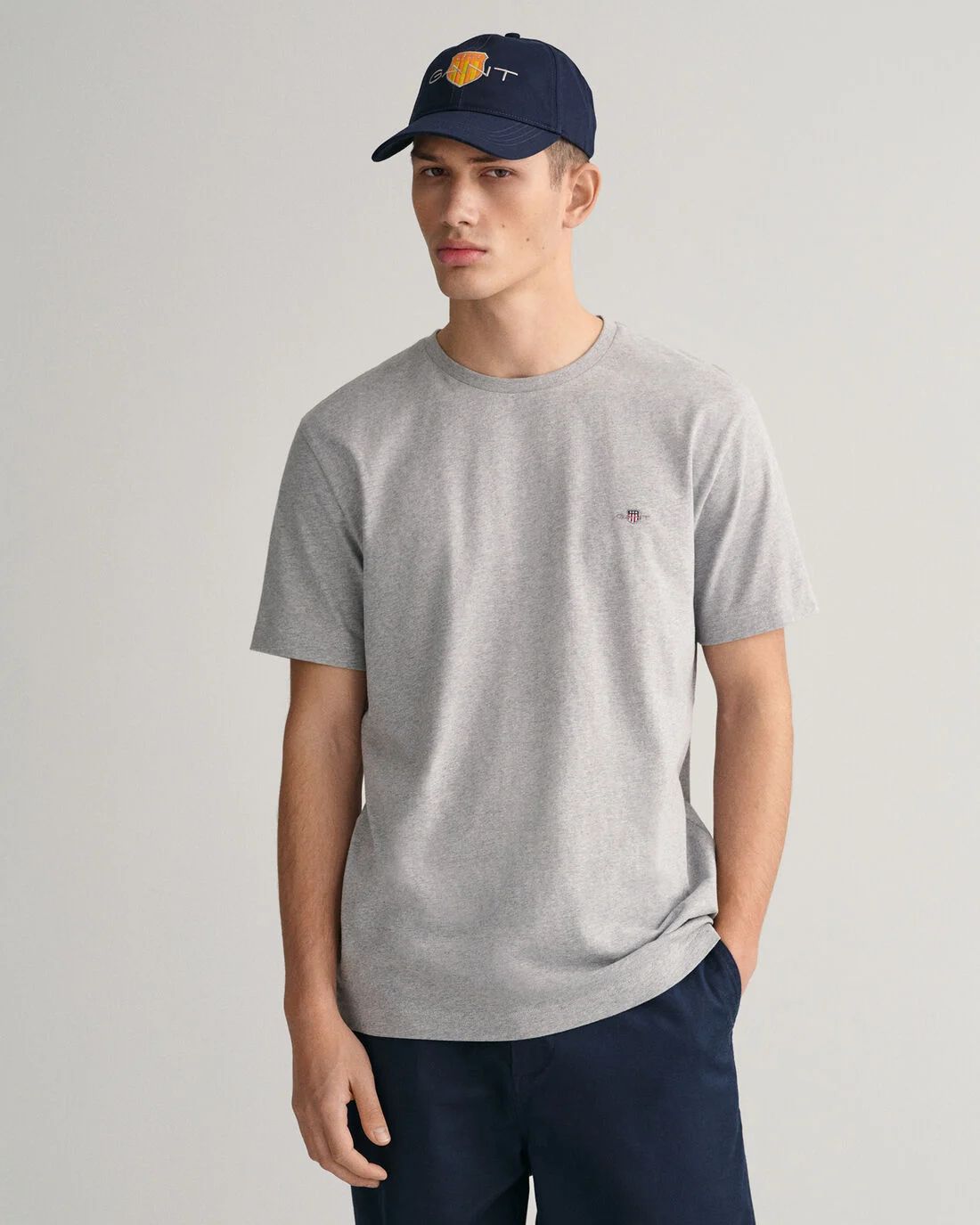 REG SHIELD SS T-SHIRT-ASHGREY