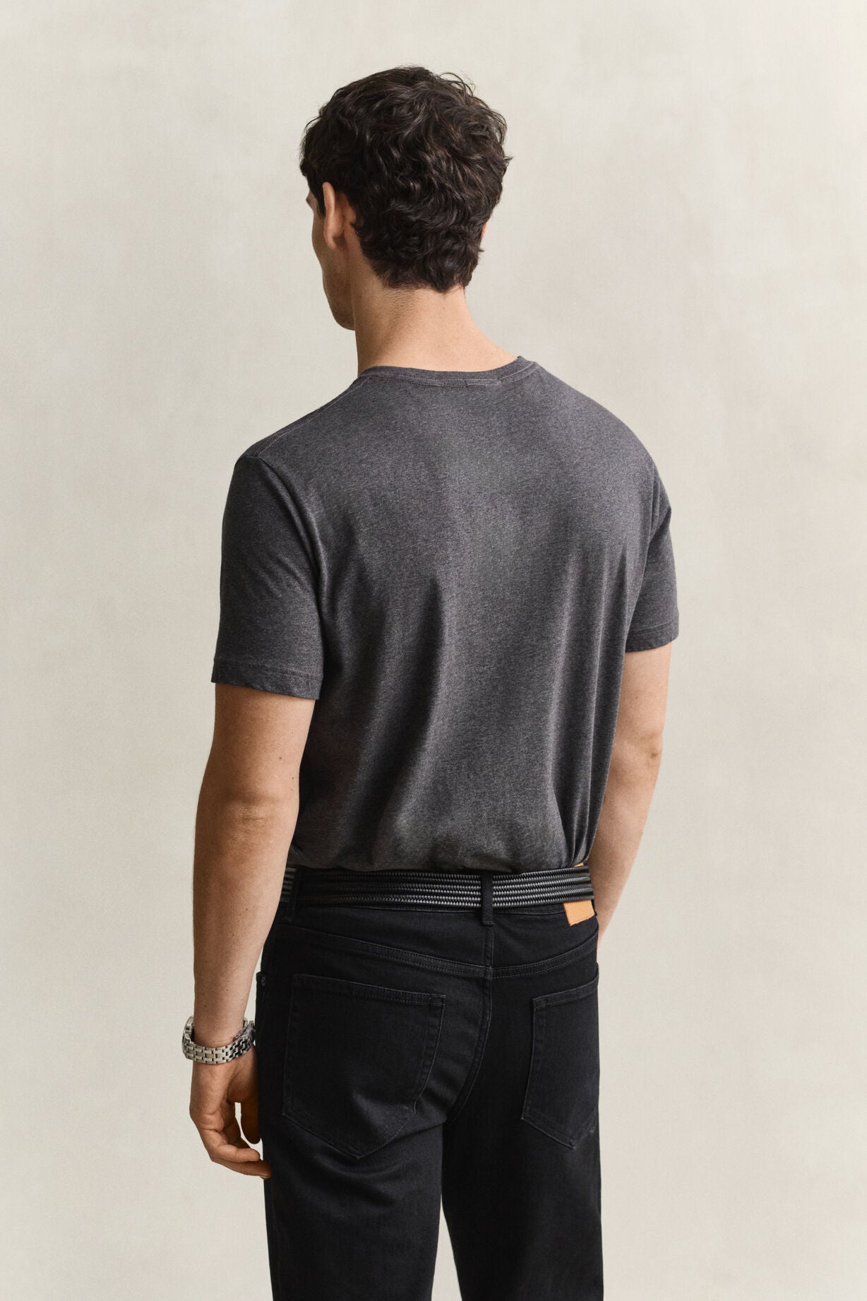 REG SHIELD SS T-SHIRT-CHARCOAL