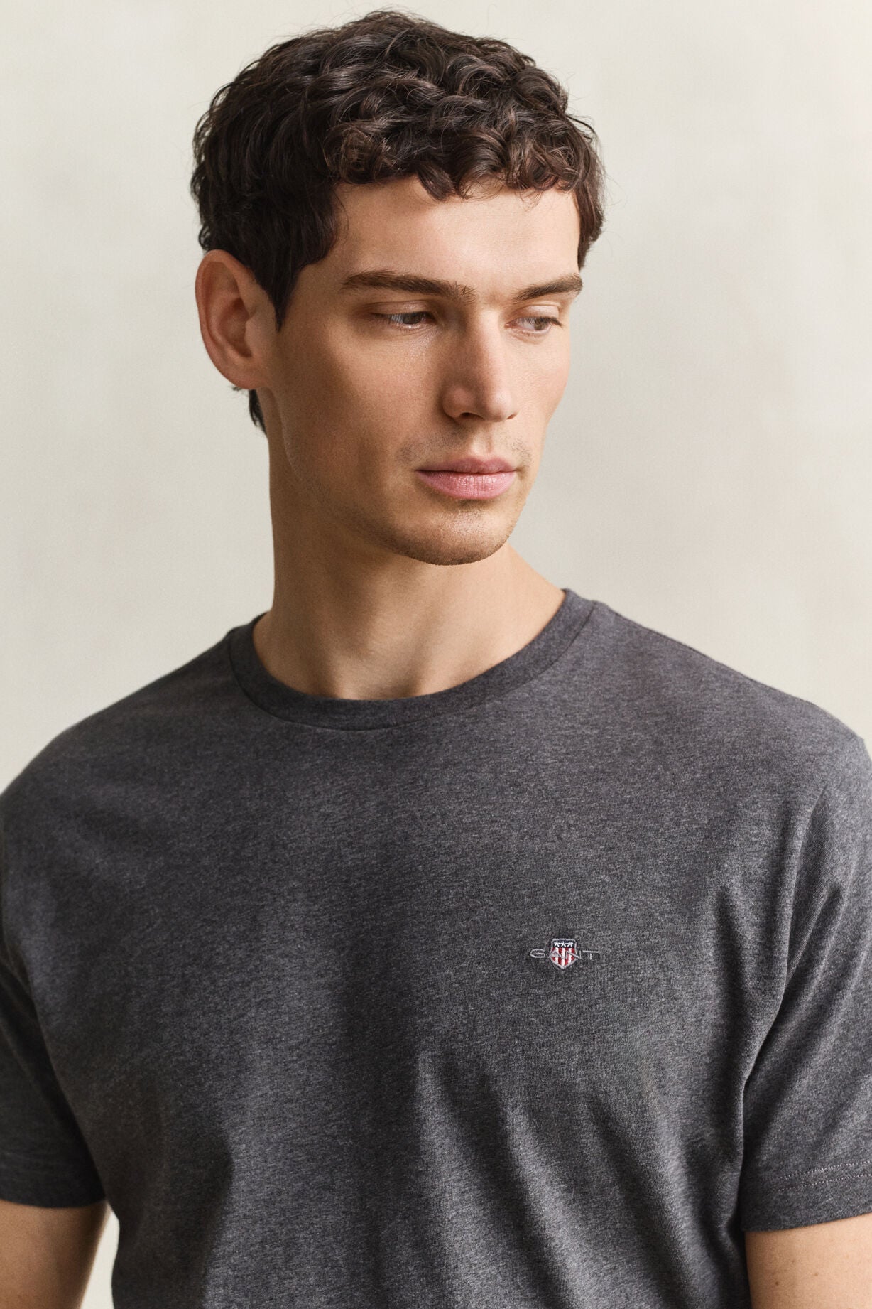 REG SHIELD SS T-SHIRT-CHARCOAL