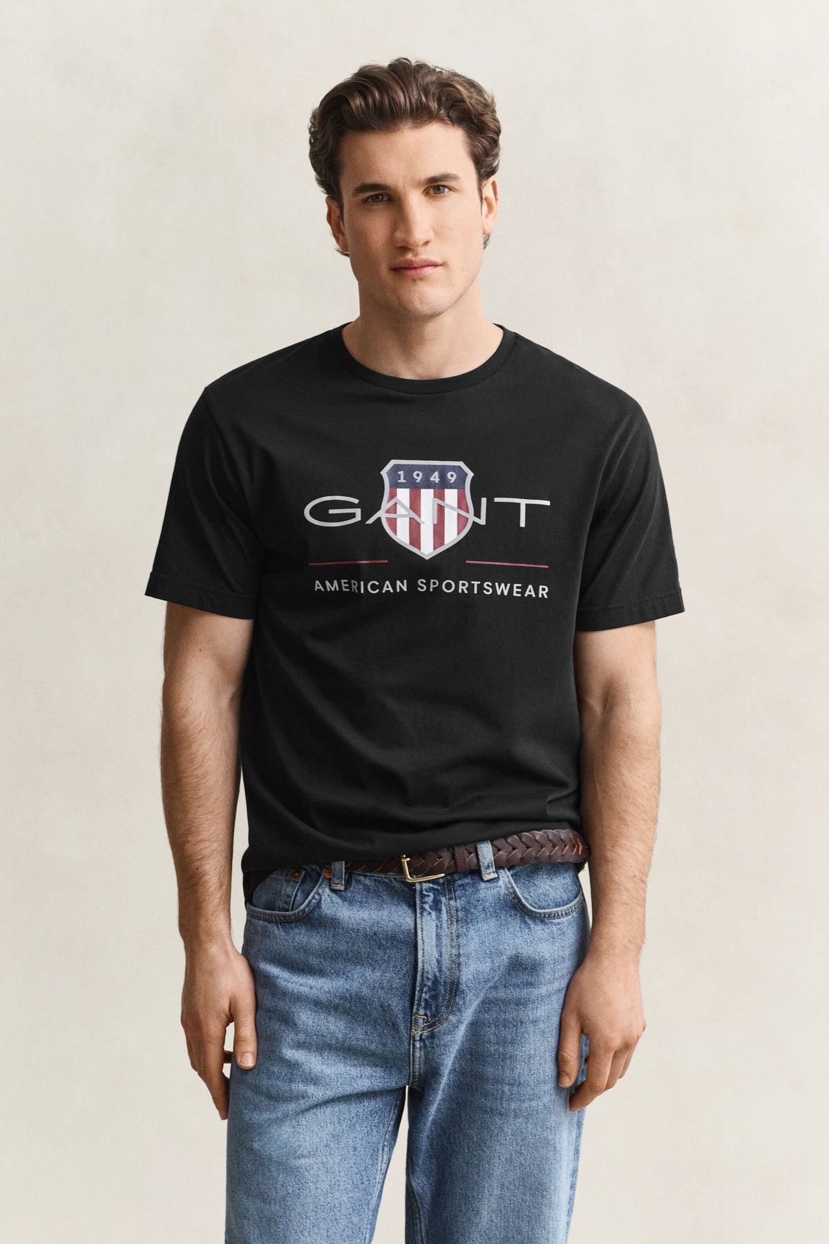 REG ARCHIVE SHIELD SS T-SHIRT-BLACK