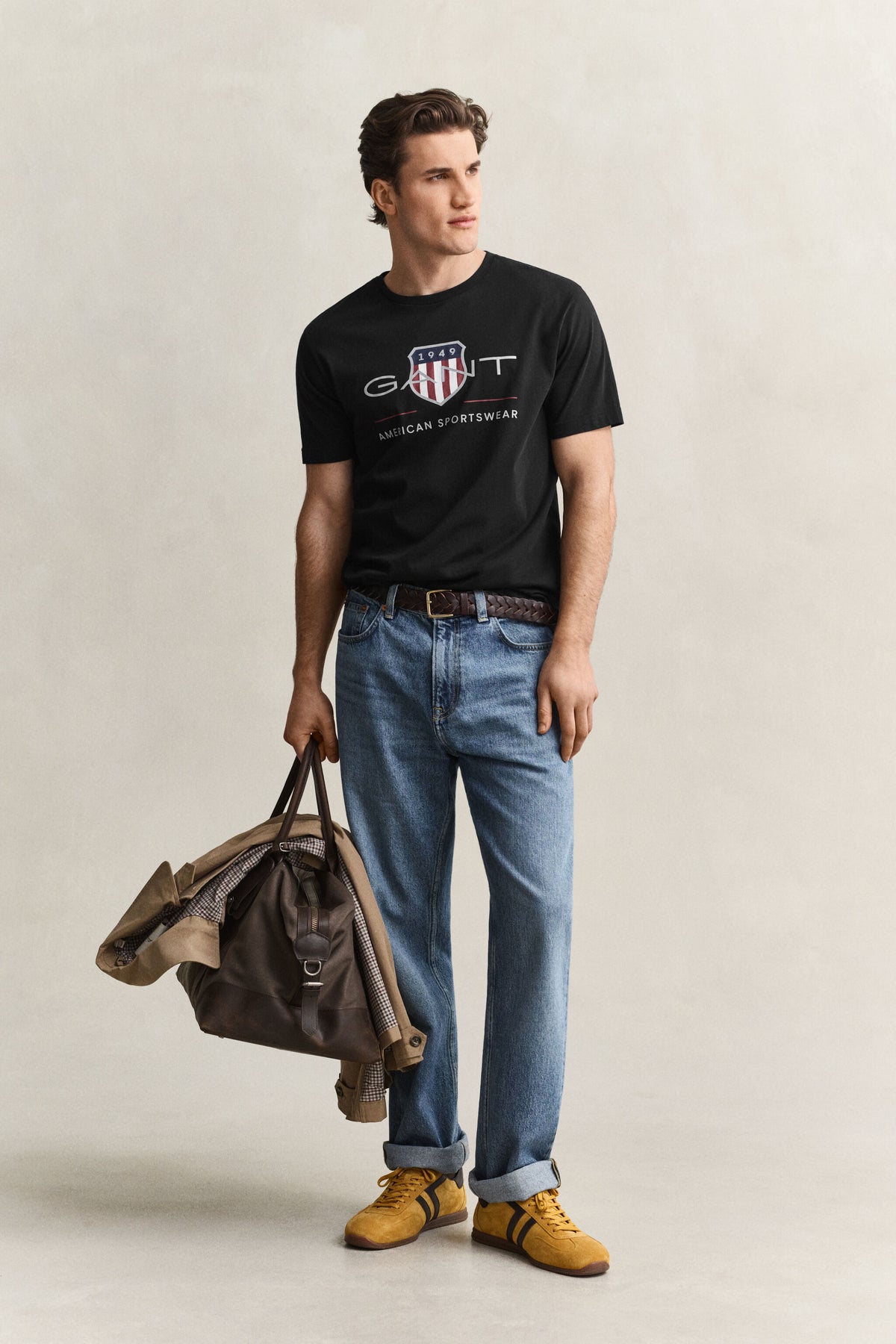 REG ARCHIVE SHIELD SS T-SHIRT-BLACK