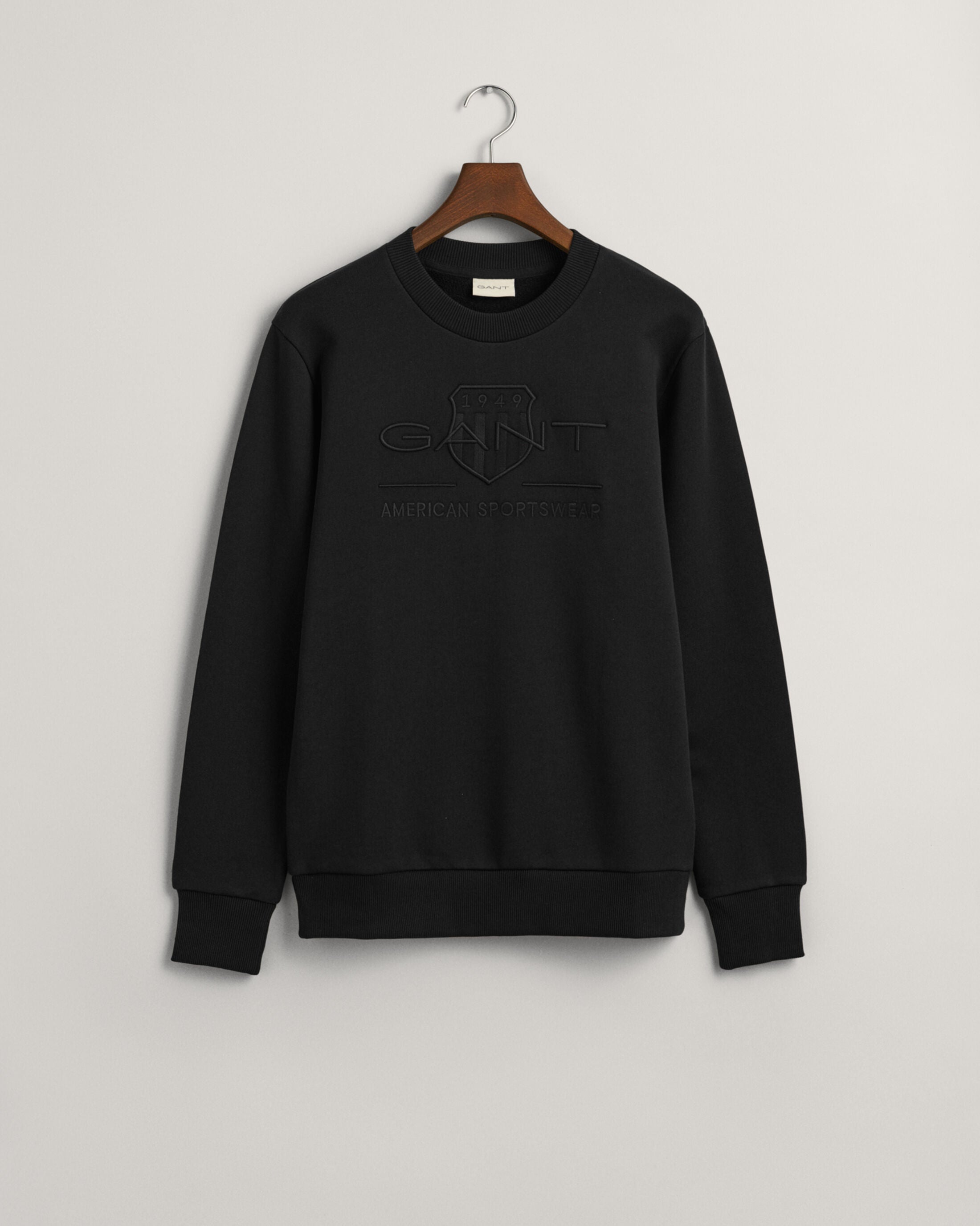 REG TONAL SHIELD C-NECK SWEAT-BLACK