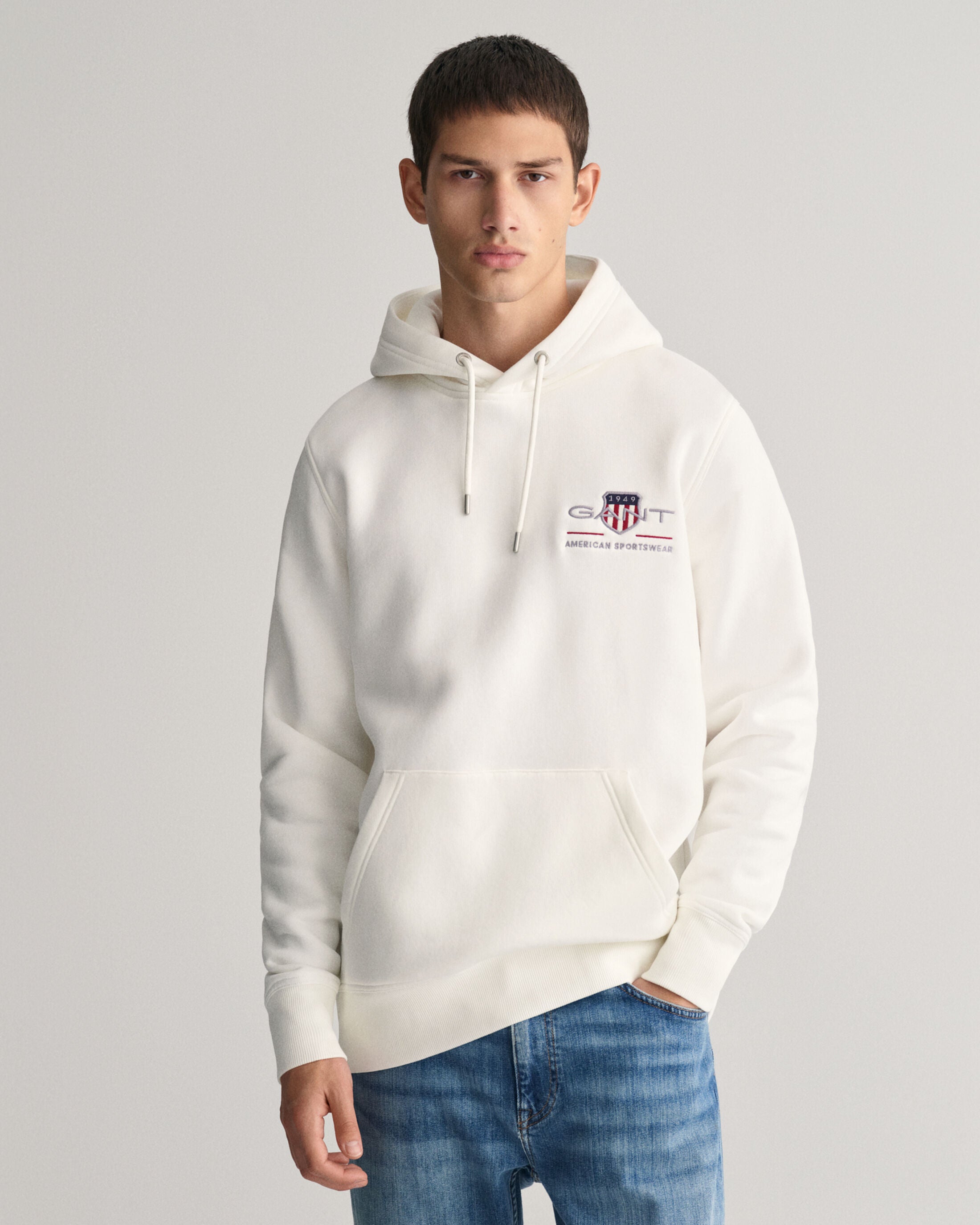 REG MEDIUM ARCHIVE SHIELD HOODIE-EGGSHELL