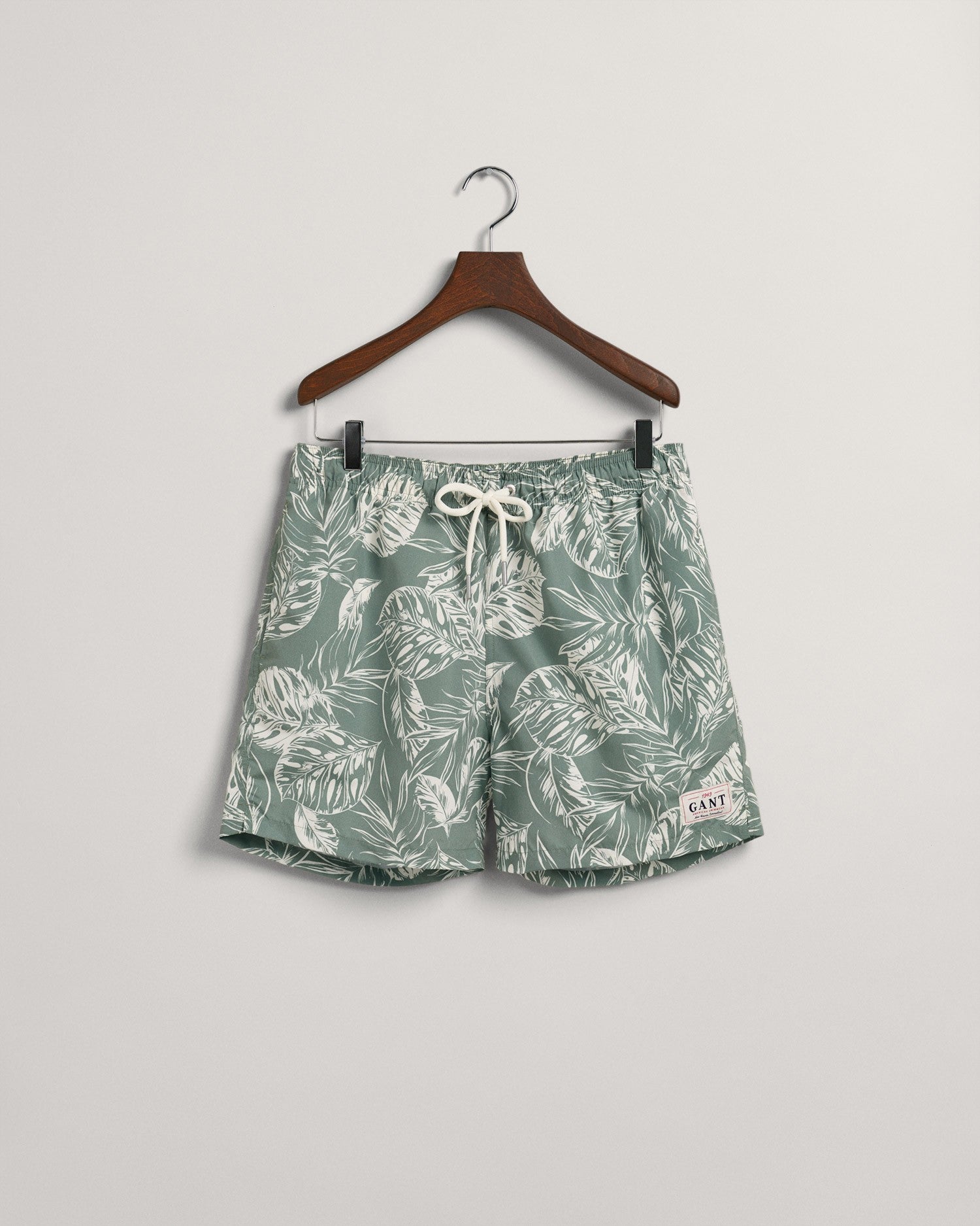 CF TROPICAL LEAVES PRINT SW SHORTS-KALAMATA GREEN