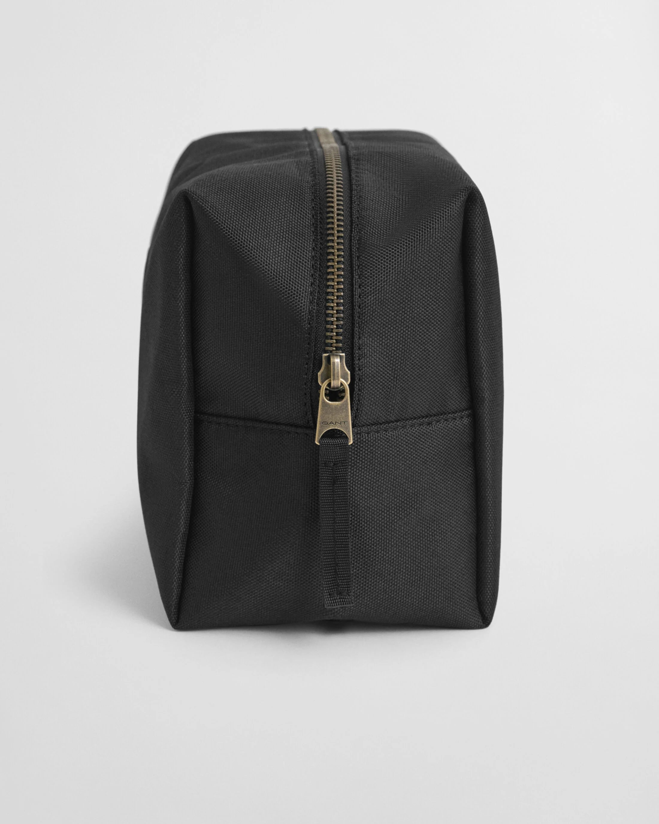 SHIELD WASH BAG-BLACK